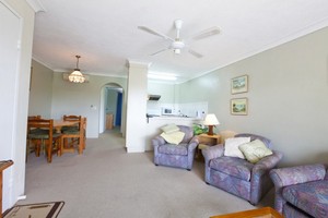 Mardi Gras Apartments Pic 3