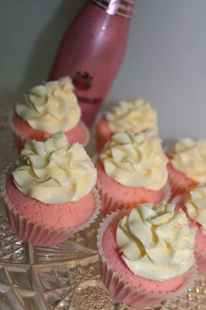 Inside the Cake Box Pic 3 - Pink Champagne Cupcakes