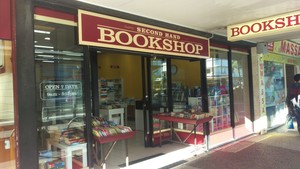 The Book Shop - Coolangatta Pic 3 - Outside