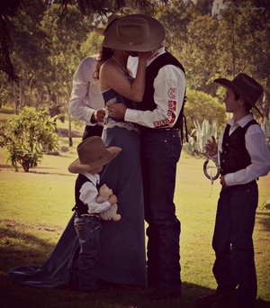 Wedding Celebrant Hervey Bay Ronald Cruickshank Pic 2 - Country Style