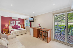 Terrigal-forresters Beach Bed & Breakfast Pic 5 - Garden Terrace Suite