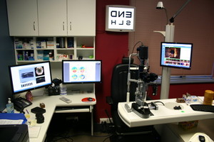 Eye & Laser Surgeons Pic 3 - Advanced diagnostic equipment and imaging for patient education