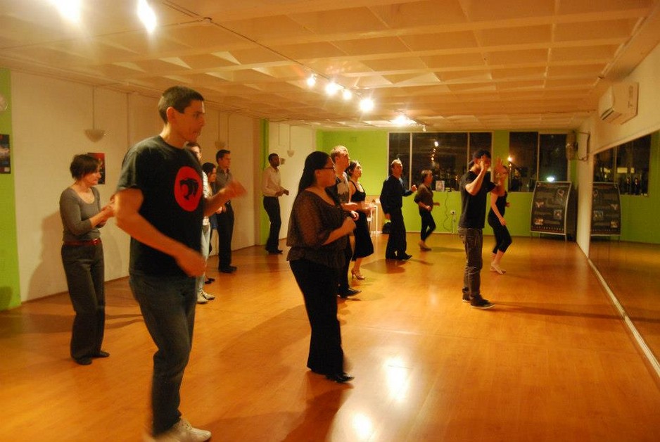 2 Can Dance Academy Pic 1 - Bachata class at the 2 Can Dance Studio