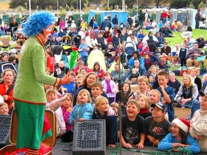 Wiggi the Clown Pic 2 - Wiggi does Frankston Festival of Lights