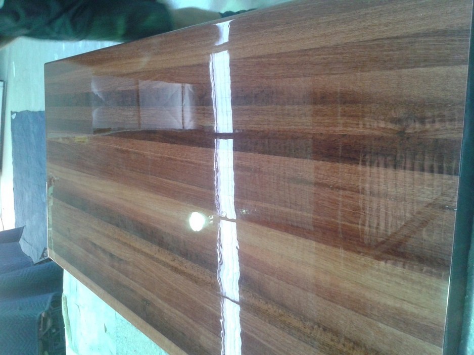 hallies polishing Pic 1 - Gloss bar top