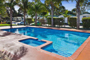 Frankston Holiday Park Pic 2 - Swimming pool