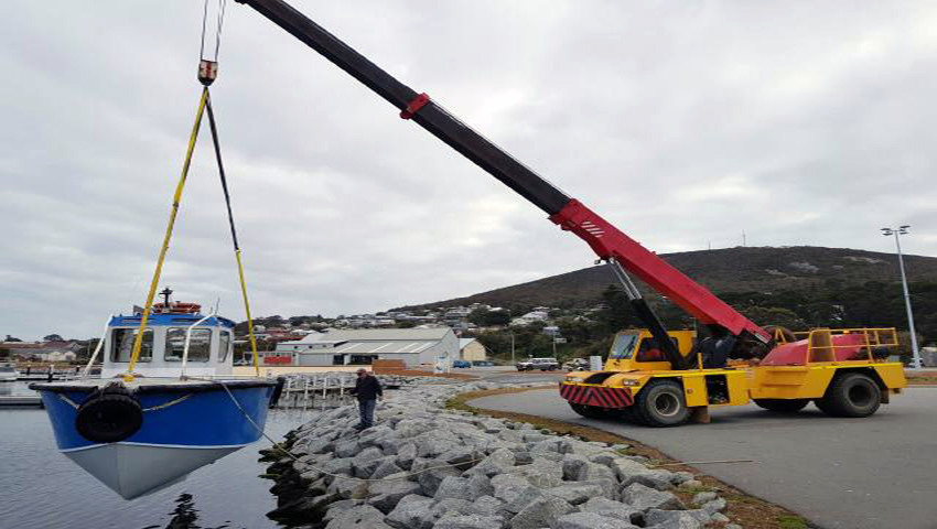 Great Southern Cranes Albany Pic 1 - 25T crane hire in Albany