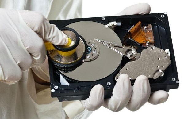 Wildfire Data Recovery Pic 1 - Do not actually do this Hahah This drive is dead RIP