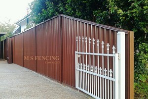 M S Fencing Pic 2 - Colorbond Fence