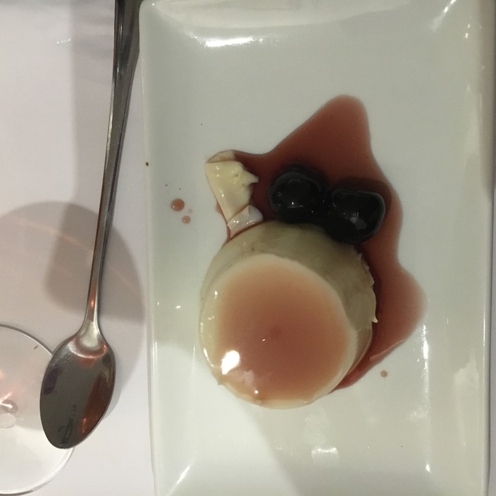 CiboeVino Pic 2 - Supposed to be a pannacotta