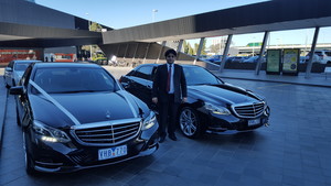 Chauffeur Link Melbourne Pic 2 - Chauffeur wedding cars