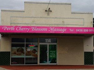 Cherry blossom massage Pic 4