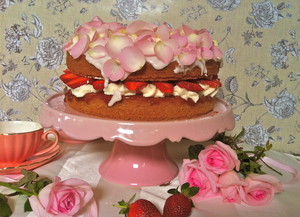 BakingBird Pic 5 - Classic Strawberry Shortcake