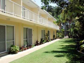 Bayshores Holiday Apartments Pic 1 - Bayshores Holiday Apartments