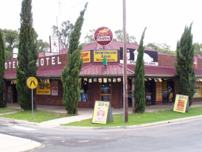 Sportsmans Arms Hotel Motel Pic 1 - Our Friendly Bar Staff