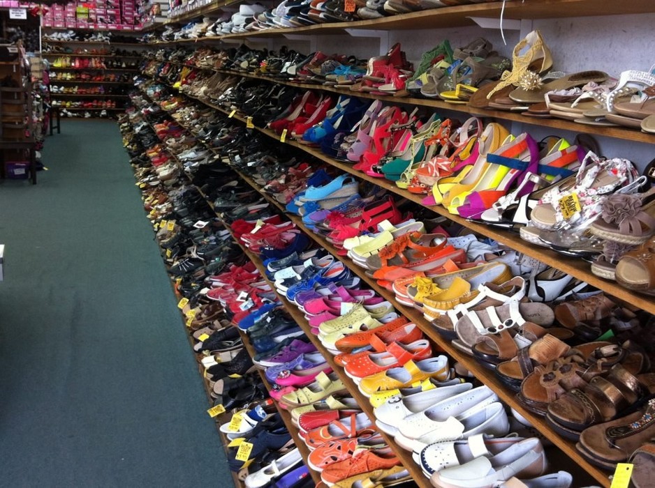 Bargain best sale shoe stores