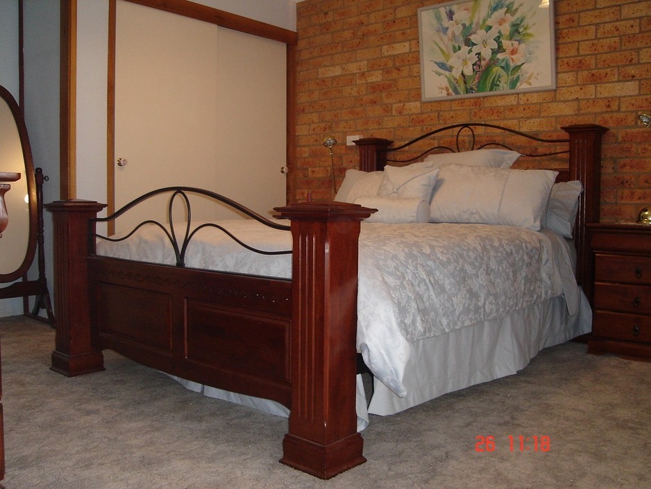 Langley Heights Bed and Breakfast Pic 1 - main bedroom