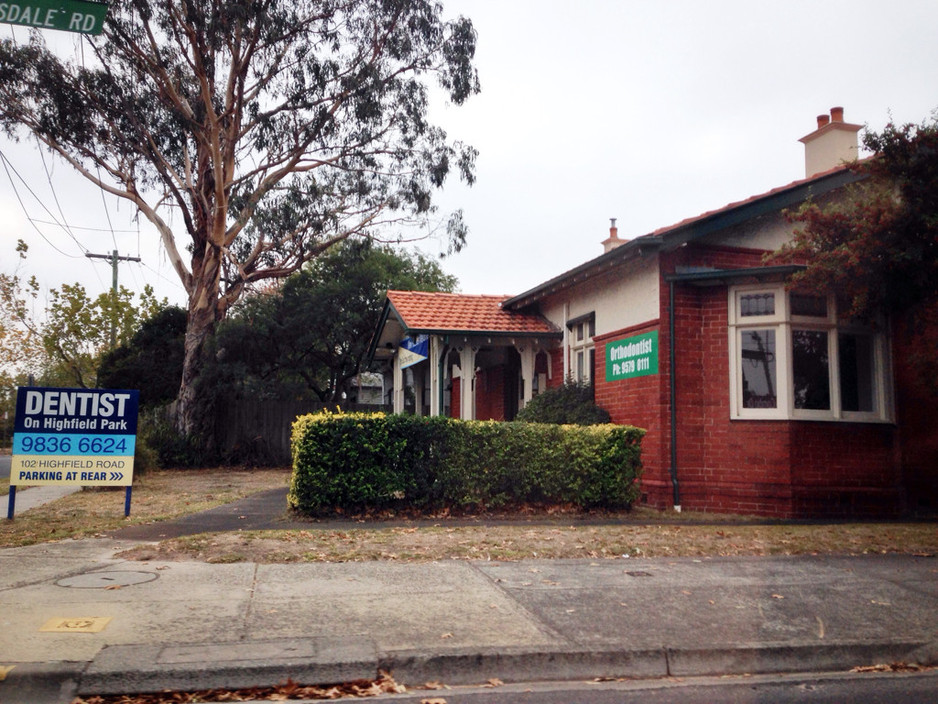 Dentist on Highfield Park Pic 1