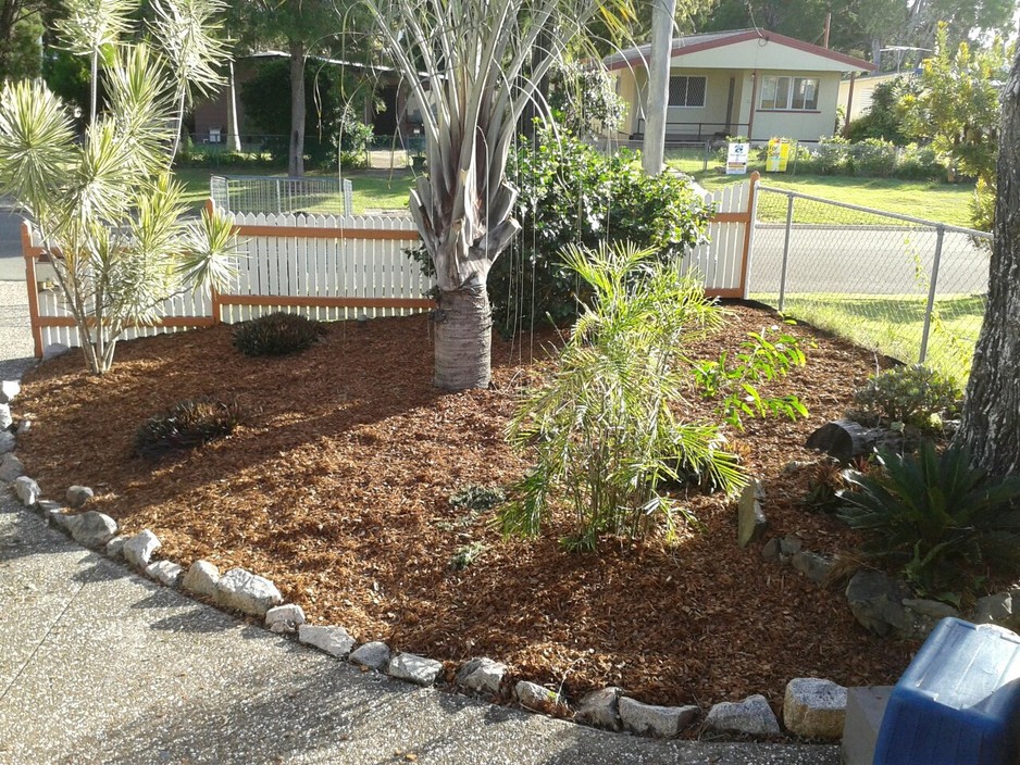 SJ Lawn and Garden Services Pic 1 - After GRADEN MAKEOVER