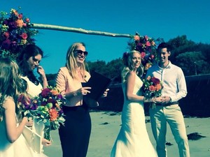 Klara McMurray - Celebrant Pic 3 - Bronwyn and Eugenes beach wedding