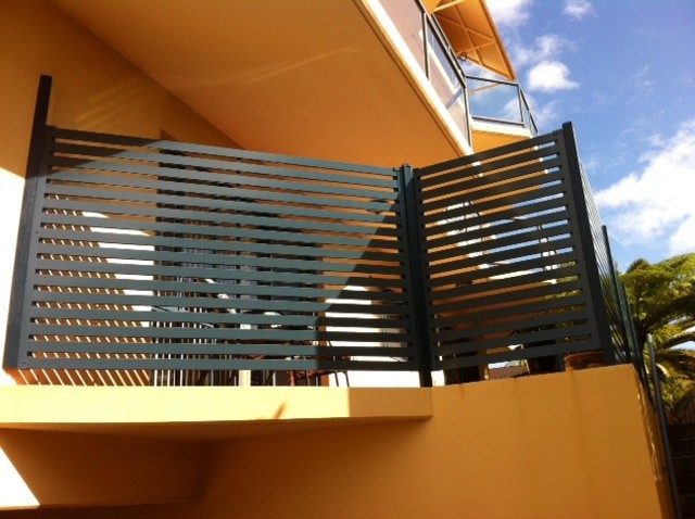 Arngil Fencing Pic 1 - Alloy Slats