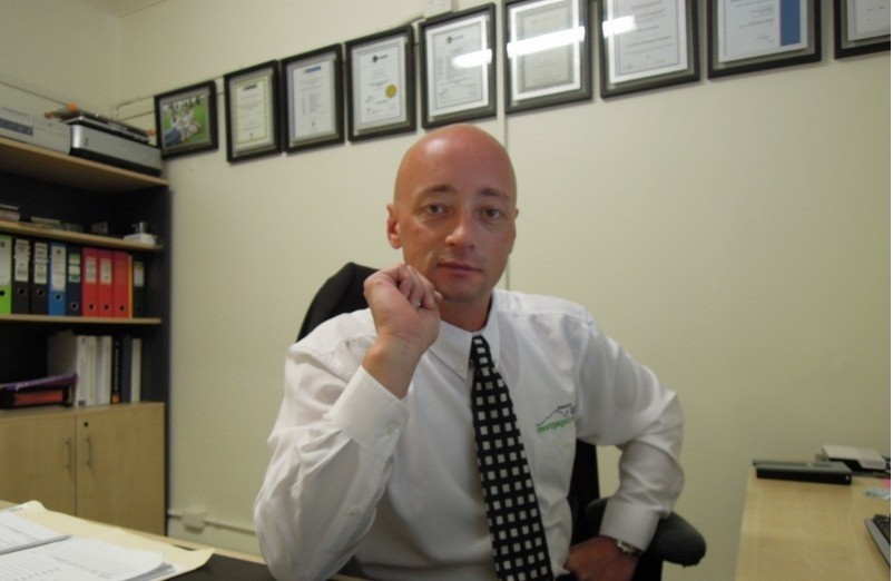 Australian Equipment Brokers Pic 1 - Peter Economos Director