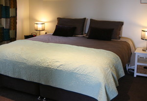 Bay of Fires Beach House Pic 5 - King bedroom