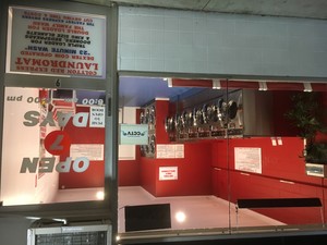 Colyton Red Express Laundromat Pic 4