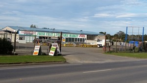 Bakaloumas Fresh Fruit & Vegetable Market Pic 3