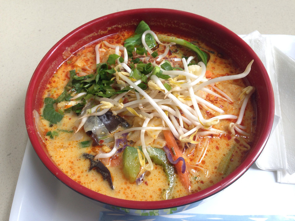 Hokka Hokka Pic 1 - Chicken laksa