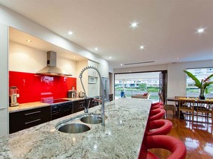 Holiday House Gold Coast Pic 4 - Granite Stainless kitchen