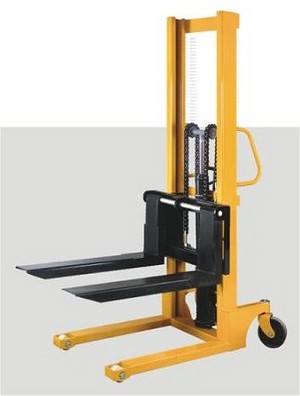 Greenozi Pic 2 - manual hand stacker