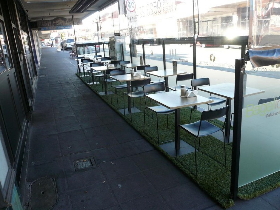 Bagelicious Pic 1 - Outdoor area