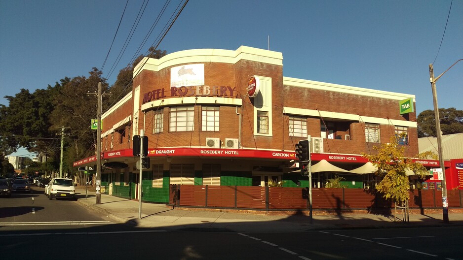 Rosebery Hotel Pic 1 - Outside