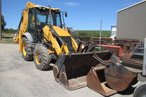 Wrights Tractor Sales, Service & Wrecking Pic 4