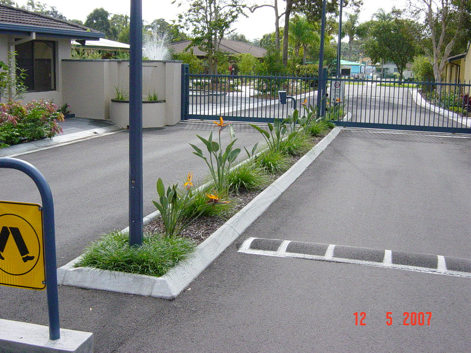 A Grade Kerbing Pic 1 - Commerical Driveways