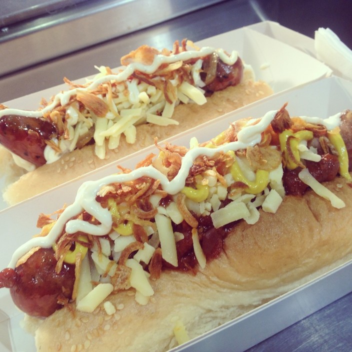 5 Dogs Gourmet Hot Dogs Pic 1