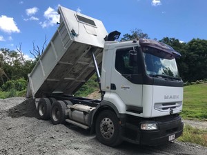 AusQuip Plant Hire Pic 5 - For hire 10m3 Tandem drive tipper