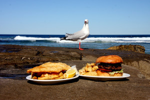 Swell Kiosk Bar Beach Pic 4