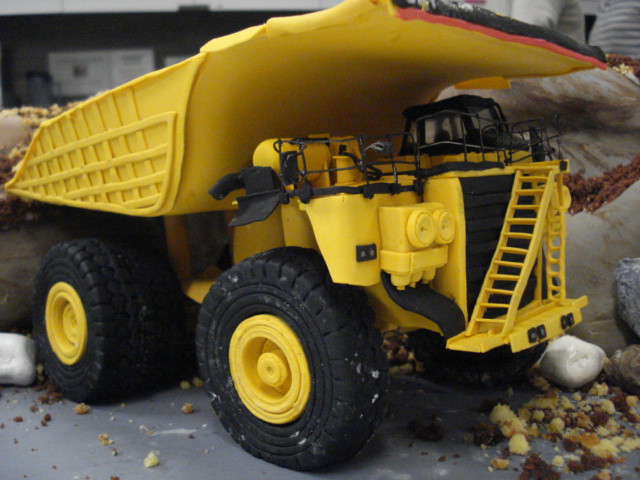 Beth Ellis Cakes Pic 1 - CAT dump truck