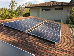 Red Earth Energy Storage Pic 3 - Q cells solar panels at rear of house faces west