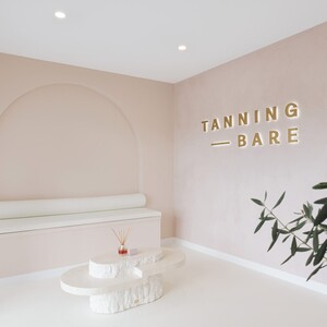 Tanning Bare Springwood Pic 4