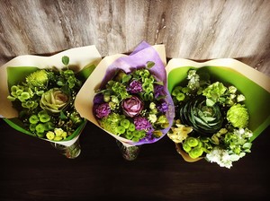 Flowers on Forrest Collie Pic 3 - Beautiful Bouquets