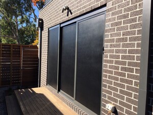 wei security door and flyscreen Pic 2