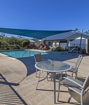 Oak Tree Retirement Village Goodna Pic 4 - Outdoor Swimming Pool