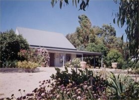 Brackley Cottage Pic 1 - Picturesque cottage