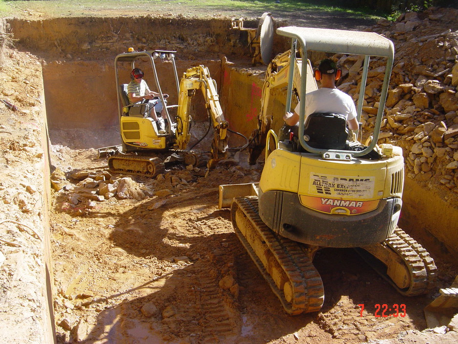 Adams Alltrax Excavations Pic 1