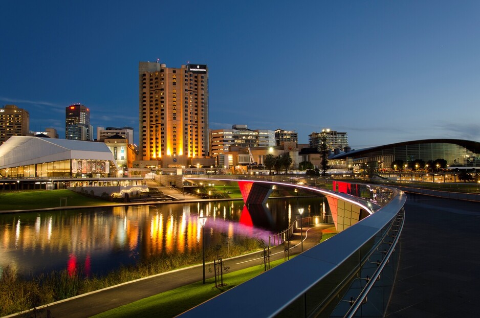 Nightcruiser Party Bus Tours Adelaide Pic 2