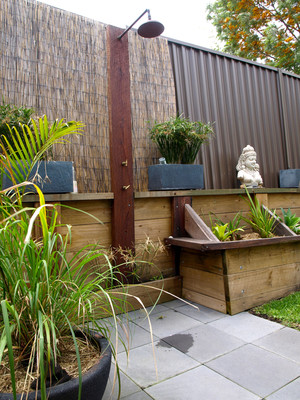 Flo Gardens Pic 5 - Outdoor showers