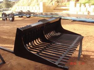 Reids Mechweld Pic 5 - Skid Steer Rake Bucket